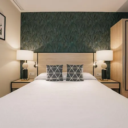 Aparthotel Debambu Atarazanas