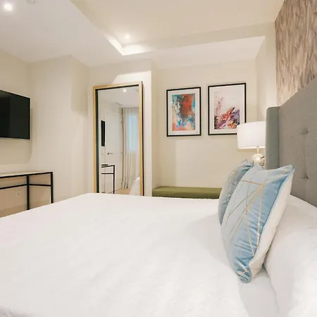 Aparthotel Debambu Atarazanas 2*