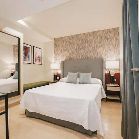 Debambu Atarazanas Hotel apartamentowy 2*
