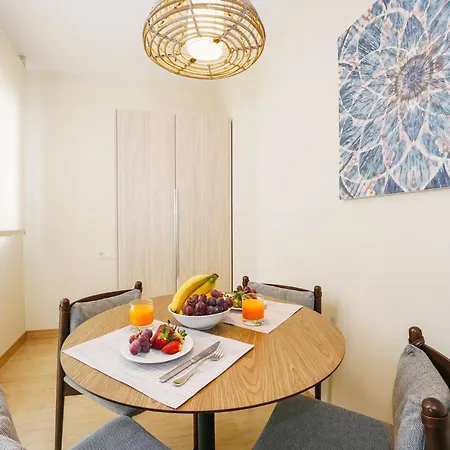 Debambu Atarazanas Hotel apartamentowy Malaga
